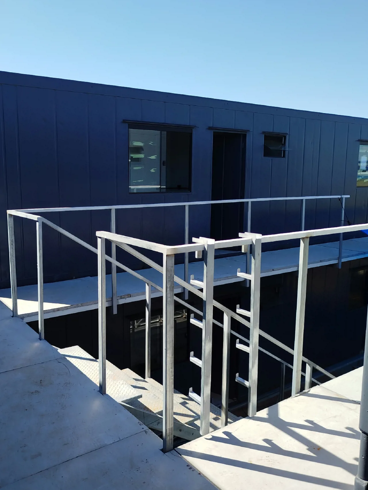🏗️ Projeto em andamento...
Mais uma etapa sendo executada com materiais de alta qualidade, resistência e durabilidade.
➡️ Continue nos acompanhando e veja de perto cada detalhe e cada fase desse projeto até a sua conclusão.
➡️ Compartilhe com aquele amigo que está construindo ou pensando em construir.