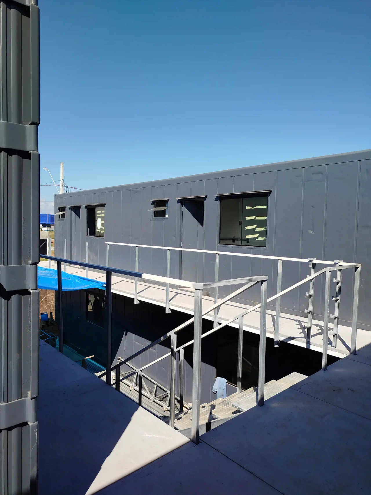 🏗️ Projeto em andamento...
Mais uma etapa sendo executada com materiais de alta qualidade, resistência e durabilidade.
➡️ Continue nos acompanhando e veja de perto cada detalhe e cada fase desse projeto até a sua conclusão.
➡️ Compartilhe com aquele amigo que está construindo ou pensando em construir.